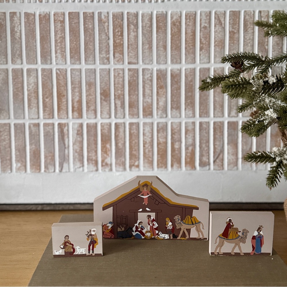 Cat's Meow Wooden Foldable Nativity Scene With Hand-Painted Figurines.